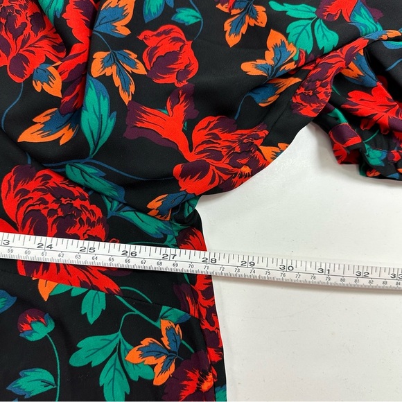 NWOT Torrid 3 Red Chiffon Floral Blouse Woman’s Plus 3X Long Sleeve Pleated - Picture 6 of 9